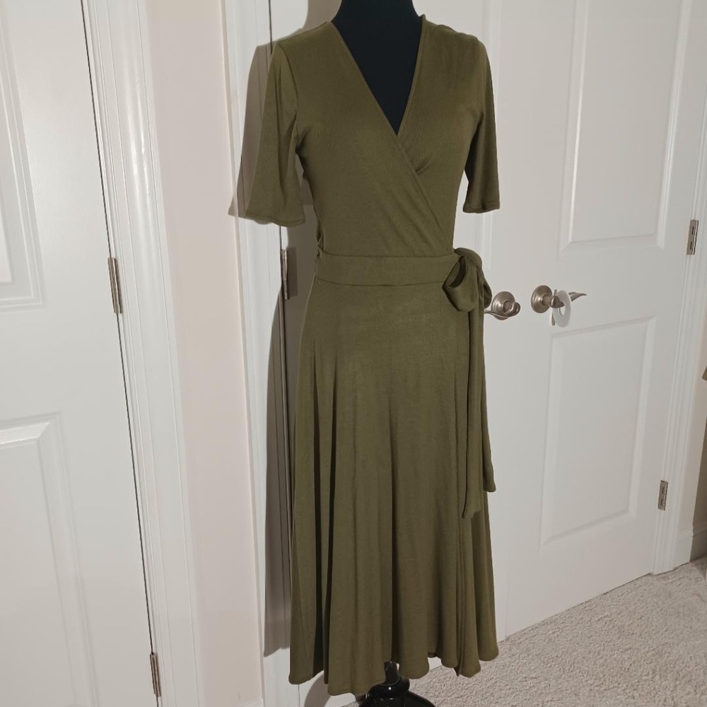 J CREW Short Sleeve Knit Wrap Midi Dress